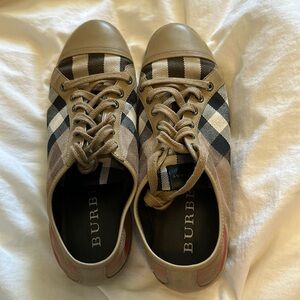 Burberry Shoes/Sneakers
